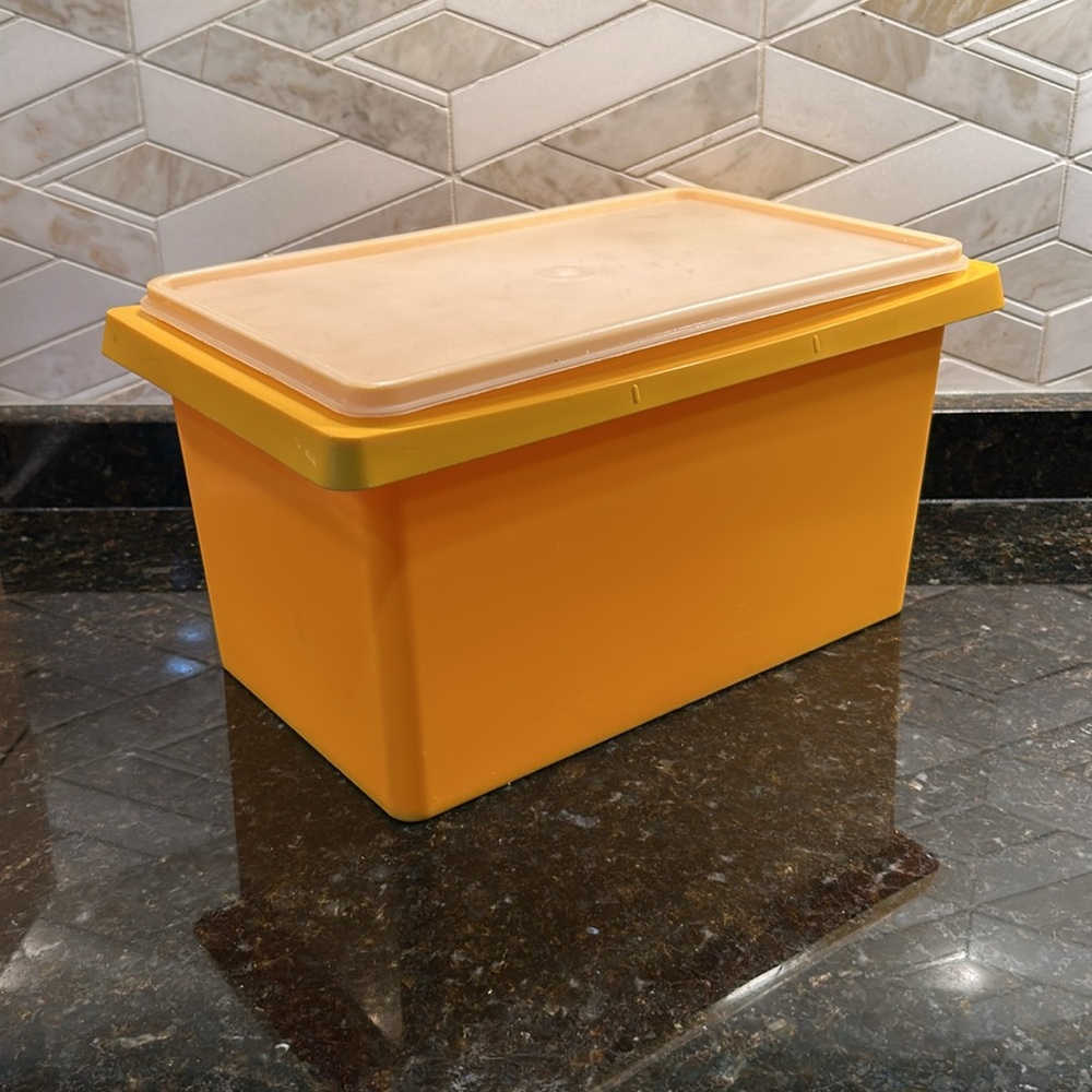 Vintage Tupperware Harvest Sun Container - Picture 4 of 7